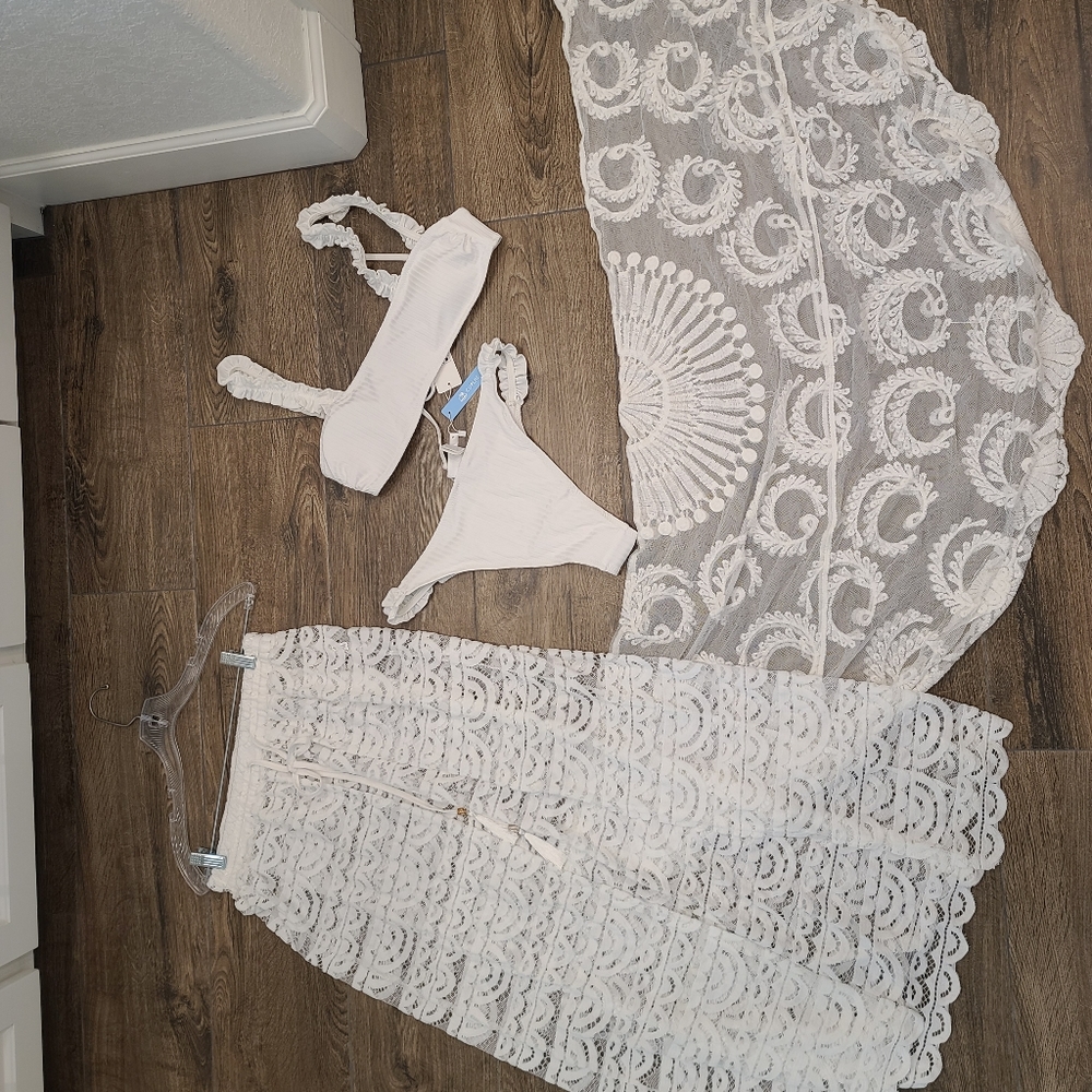 BRIDAL NWT White Ruffle Ribbed Bikini Medium, Sarong & pants bundle.